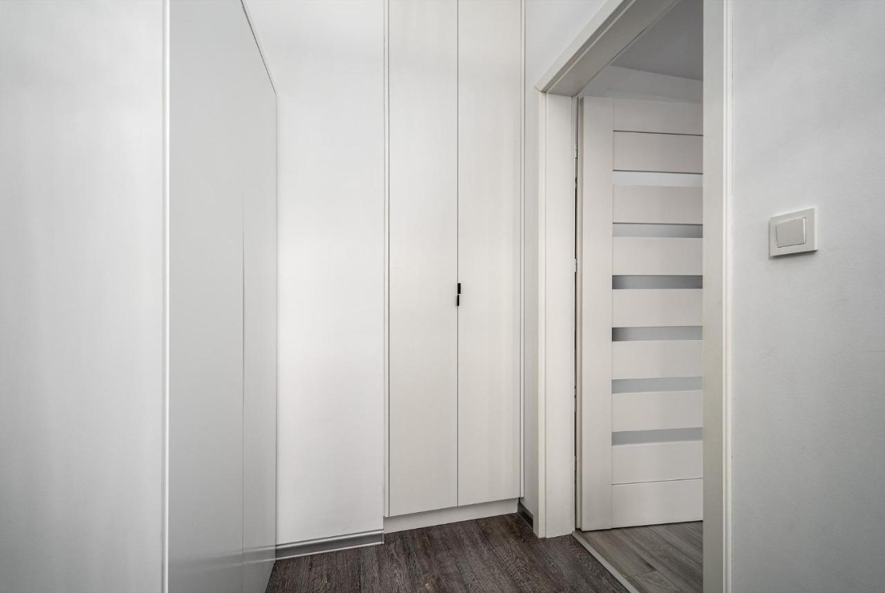 Apartament Apart D&K Free Parking Cybernetyki 2E Warszawa Zewnętrze zdjęcie